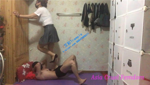 12cm金属紫色高跟鞋踩废_绳艺库视频下载