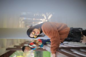 某在校大学生公园长靴肉丝秀_绳艺库视频下载