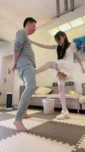 套路直播视频【伊晨】萝莉主白丝重度提档 bf24230_绳艺库视频下载