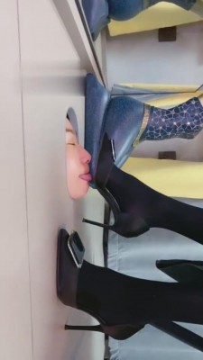 【歌迪丝】三婶吃鞋底-无底线超贱 bf3102_绳艺库视频下载