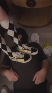 【伊莉】情侣S-看狗舔女朋友的脏鞋 bf13399_绳艺库视频下载