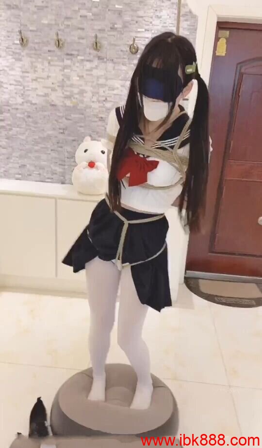 挣扎挣扎还是挣扎！嘴巴里塞的是小G穿了一天的棉袜，下身是双重TD 极度闷热 极度TK_绳艺库视频下载