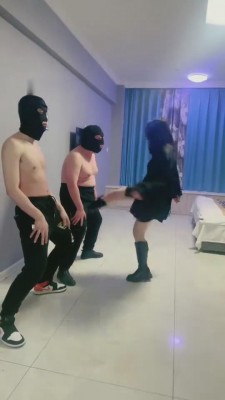 【逗逗】恶魔的地狱式重度踢裆 bf7494_绳艺库视频下载