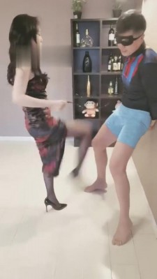 【汐雯】踢裆拍摄现场-第三视角 bf6105_绳艺库视频下载