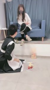 套路直播视频【晚晚】运动鞋踩踏喂食/喝洗脚水 bf26378_绳艺库视频下载