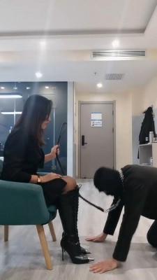 【冷御女王】长靴S辱脚下贱奴才 bf22095_绳艺库视频下载