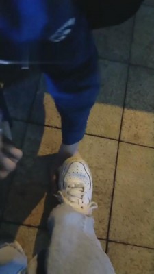 【梵高】真实-成功2个美女路人舔鞋闻脚 bf11224_绳艺库视频下载