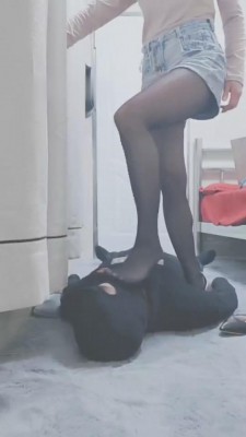 【灵竹】主人露脸脚羞辱贱狗 bf8049_绳艺库视频下载