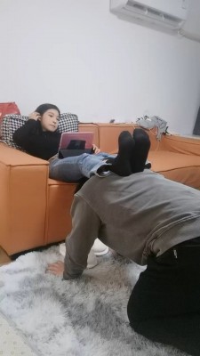 套路直播视频【海绵大大】黑棉袜裸足踩脚垫 bf24502_绳艺库视频下载