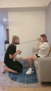 【沐沐】小白鞋白棉袜气味羞辱 bf17089_绳艺库视频下载