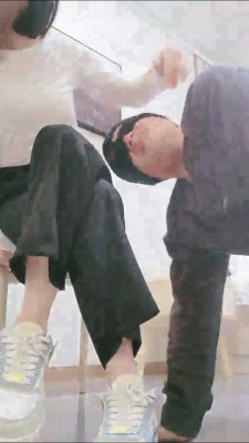 套路直播视频【妮蔻S】小白鞋棉袜训练老狗 bf24818_绳艺库视频下载