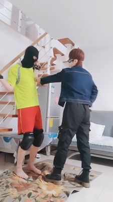 【伯爵】女特勤艺术踢踹虐刑奴/踩踏/毛巾窒息/骑马/皮带狠抽 bf27134_绳艺库视频下载