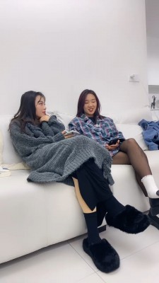 套路直播视频【术术】黑白棉袜-带素人闺蜜入圈 bf24594_绳艺库视频下载