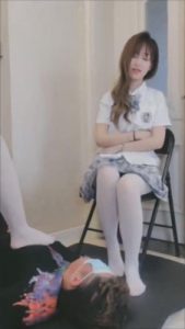 【小怡】萝莉学生双S抽狗脸脚耳光 bf9940_绳艺库视频下载