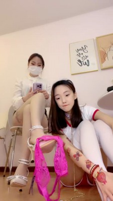 套路直播视频【茹雪】母畜-狗嘴塞内裤/舔脚舔鞋 bf26216_绳艺库视频下载