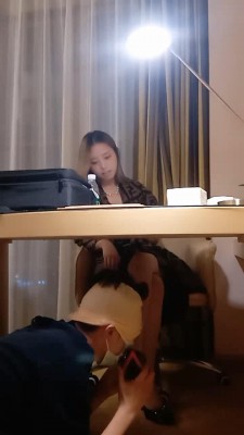 【重庆柠檬】女总裁办公舔脚伺候 bf11300_绳艺库视频下载