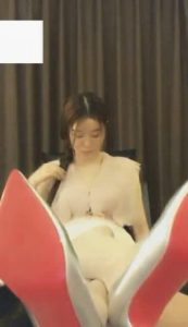 ViVi，玩会狗奴_绳艺库视频下载