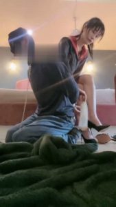 【桃妖】艺校女神玩弄班主任【中】 bf22096_绳艺库视频下载