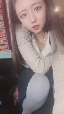 【芸熙】网红坐着人肉垫子聊聊天 bf6751_绳艺库视频下载