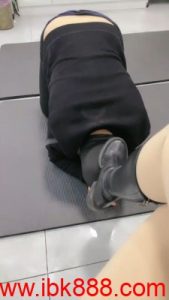 【暖狐】空姐长靴臭脚辱狗 bf23594_绳艺库视频下载