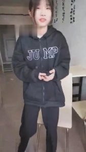 【德意志男神】户外刺激舔奶茶妹嫩脚还被骂bt bf8394_绳艺库视频下载