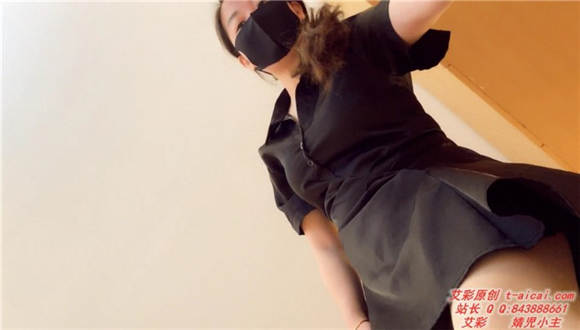 婧児全语言 高跟丝袜全体重踩踏玩脚下的奴_绳艺库视频下载