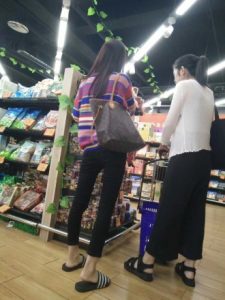 院校细巧娇小型美女的初次踩踏_绳艺库视频下载