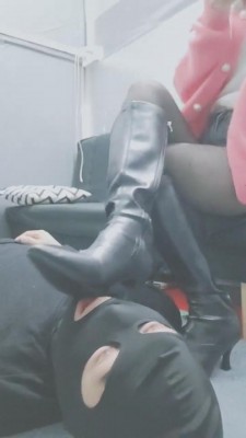 【灵竹】长靴碾压/坐脸/跪舔 bf7228_绳艺库视频下载