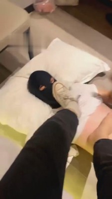 【小乔】脏臭帆布鞋虐死贱货 bf1546_绳艺库视频下载