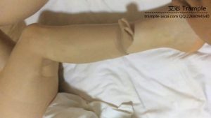 售楼部妹纸棉袜撕破丝袜舔玩玉足 -1080P_绳艺库视频下载