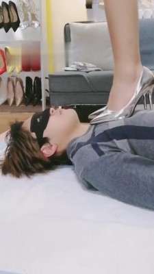 【傲柔】高跟深喉/高跟全体重/鞋尖深到吐 bf10045_绳艺库视频下载