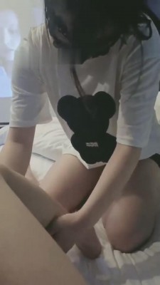 【00小主十言】女m起床做按摩 bf11879_绳艺库视频下载