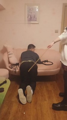 【重庆男神】刑奴专场-耳光踩踏鞭打踢裆 bf7756_绳艺库视频下载