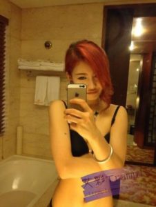 黑冰S 黑丝高跟踩碎卷子欺负书呆子_绳艺库视频下载