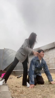 【猫咪大人】户外艺术踢踹艺术狂【双视角版】 bf21122_绳艺库视频下载