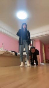 【文文】晨跑回来骑马遛狗/叼棉袜/鞭打舔脚 bf27309_绳艺库视频下载