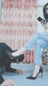 套路直播视频【灵竹】高跟裸足恋足调 bf24756_绳艺库视频下载