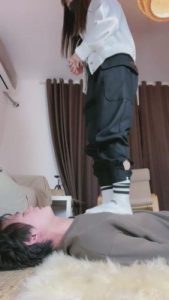 【风吟女神】白棉袜踩踏塞嘴专场 bf86661_绳艺库视频下载