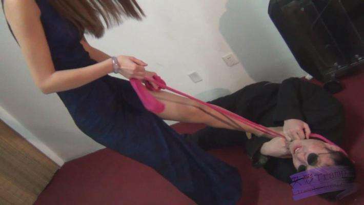 狠辣的富家小姐_绳艺库视频下载