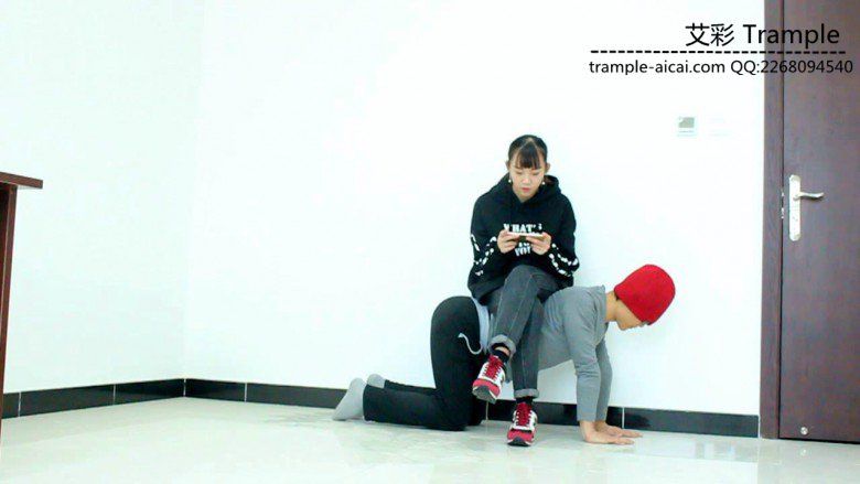 00后天使女主调教贱狗磕头跪拜！_绳艺库视频下载