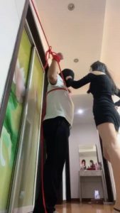 【艾拉】来自妈妈和小姨的惩罚 bf19622_绳艺库视频下载