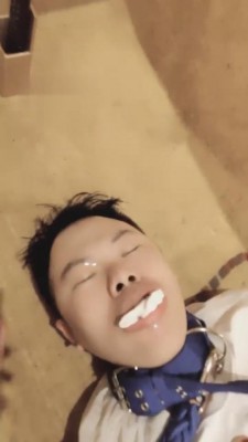 【悦主】健身后原味白袜喂狗吃 bf1225_绳艺库视频下载