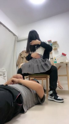 套路直播视频【艾莉】情侣主直接绿-高跟踩踏/骑马/竖中指羞辱/丝袜脚捂脸 bf26284_绳艺库视频下载