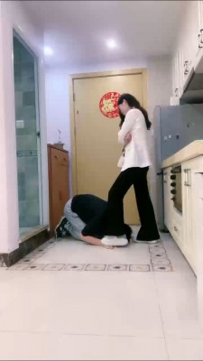 套路直播视频【梵高】逛街回来调-转胯/肉丝捂死/鞋底强制舔【双视角版】bf25612_绳艺库视频下载