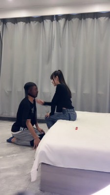 套路直播视频【文文】精神小妹抽耳光/裸足提档踩踏/喂口水 bf26667_绳艺库视频下载