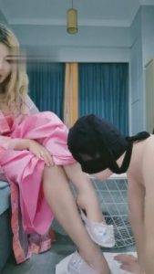 【小希女王】挑逗新宠-口水+洗脚水 bf4849_绳艺库视频下载