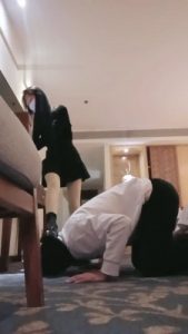 【00后十言】虐脚下的废物 bf19418_绳艺库视频下载