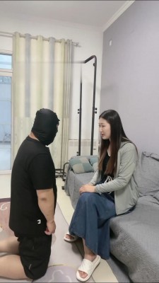 【月亮S】素人小姐姐狂抽狗耳光 bf16558_绳艺库视频下载