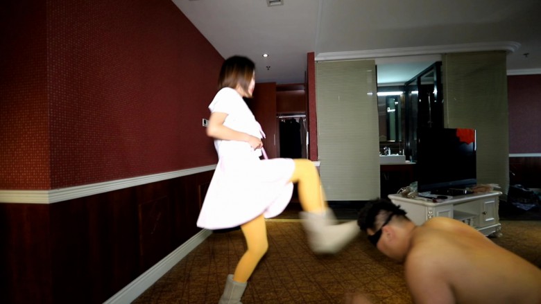 【冰时代】彤彤 发现老湿的秘密_绳艺库视频下载