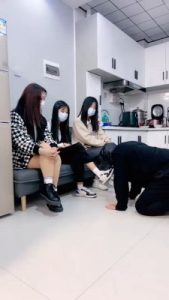 【精神小妹】3位素人学生主气味圣水羞辱 bf19848_绳艺库视频下载